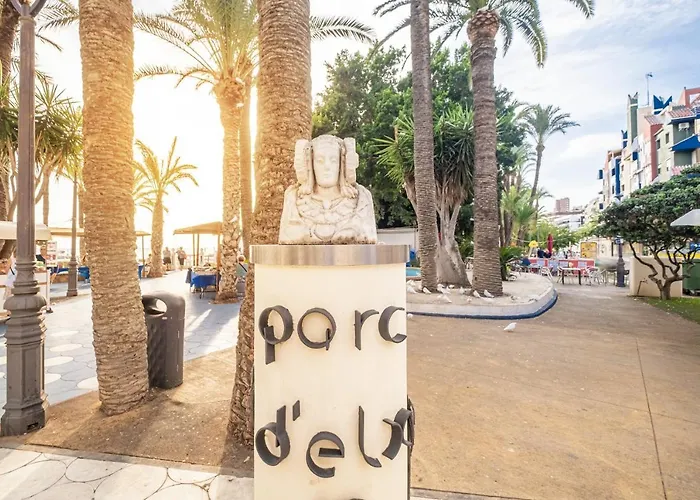 Castell Dor 2-a Old Town